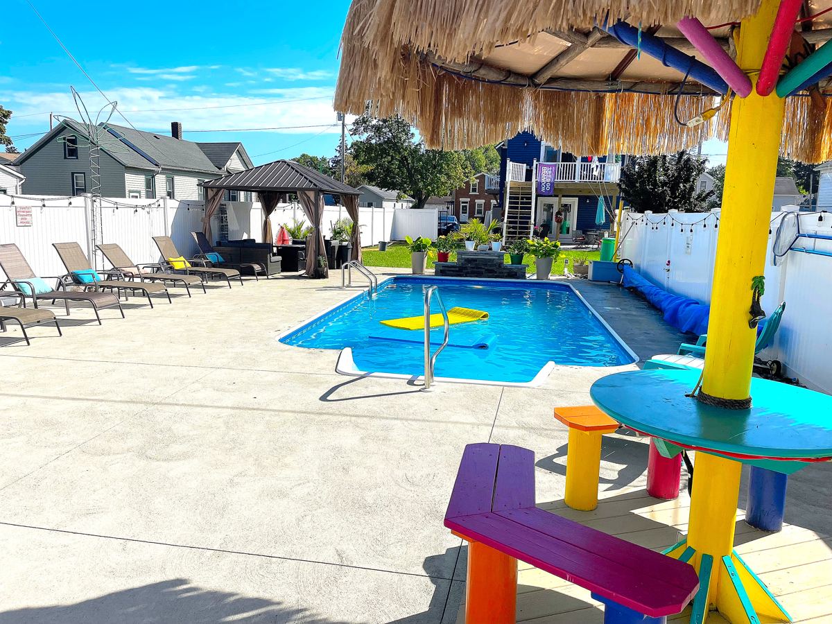Tiki bar, gazebo with firepit and grilling station